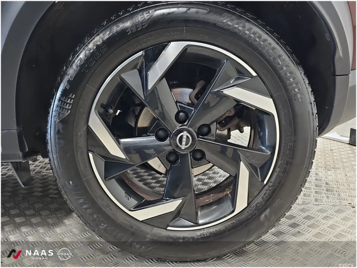 Nissan Juke MPV, Petrol, 2023, Red