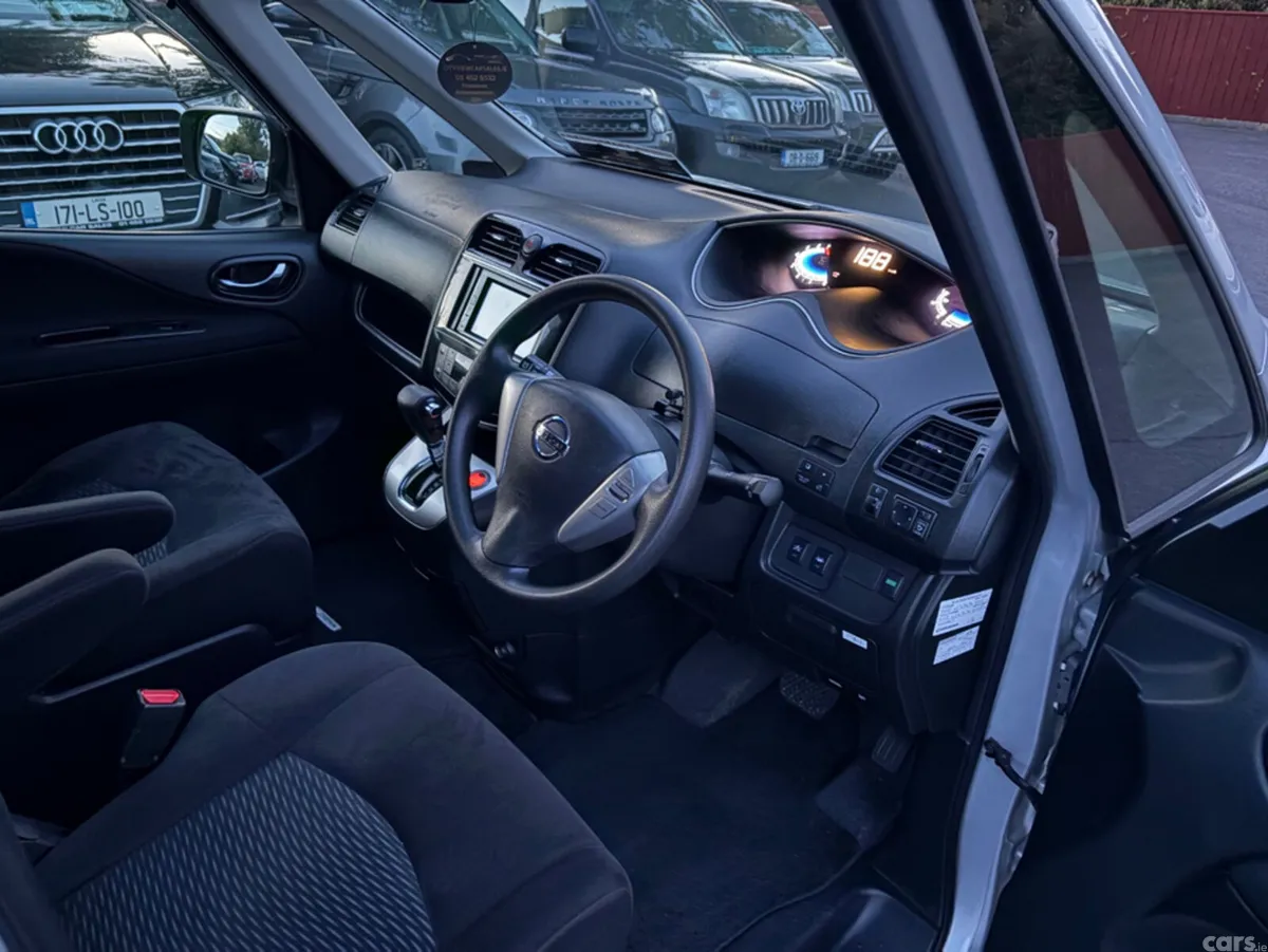 Nissan Serena MPV, Petrol Hybrid, 2015, Silver