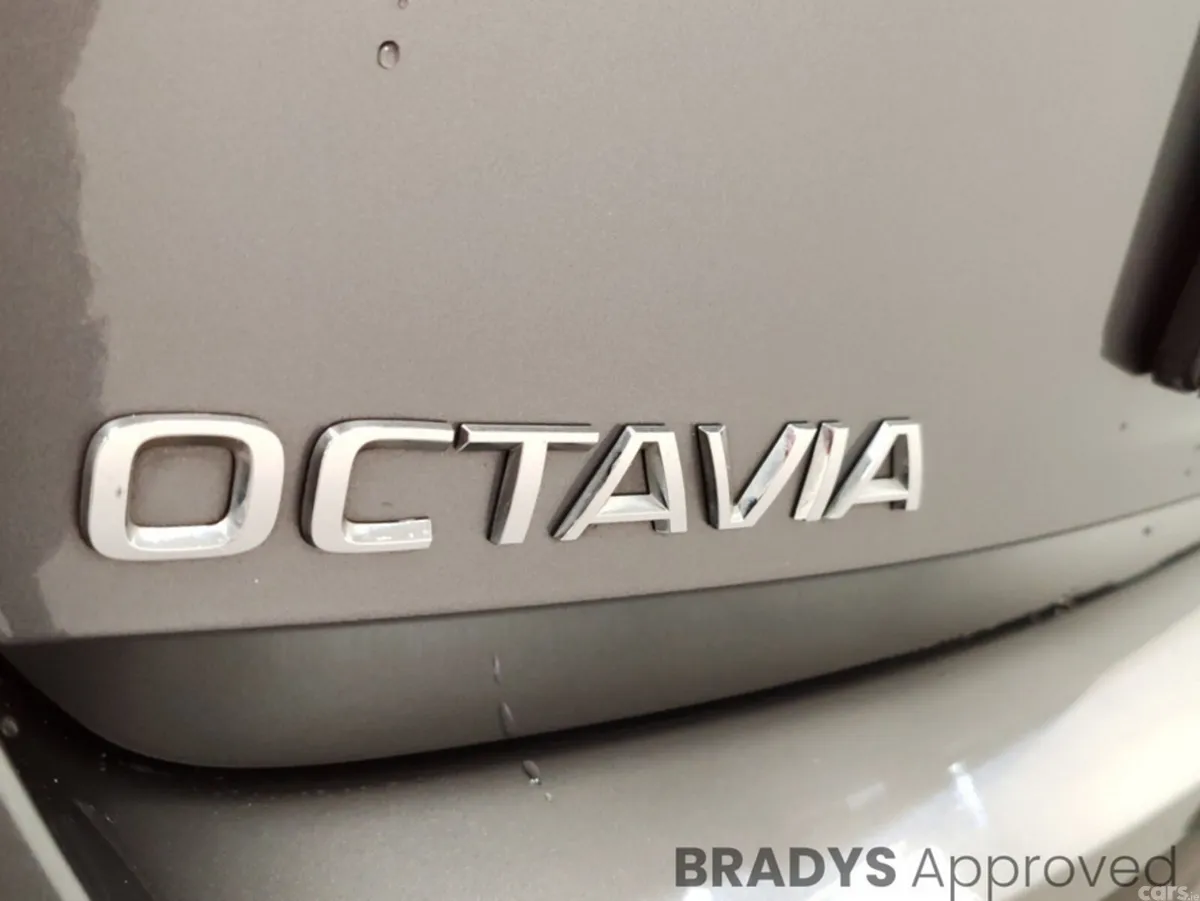 Skoda Octavia Saloon, Petrol, 2024, Grey
