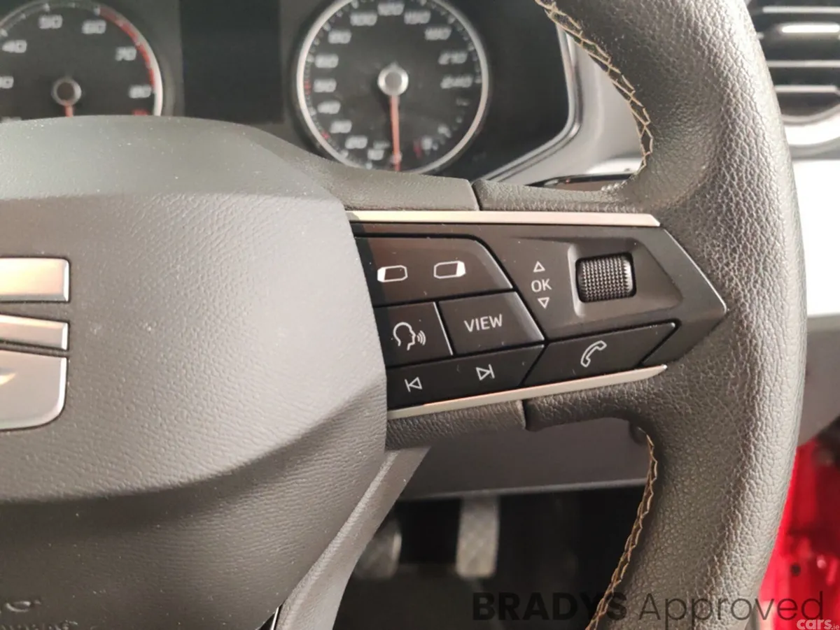 SEAT Arona Hatchback, Petrol, 2023, Red