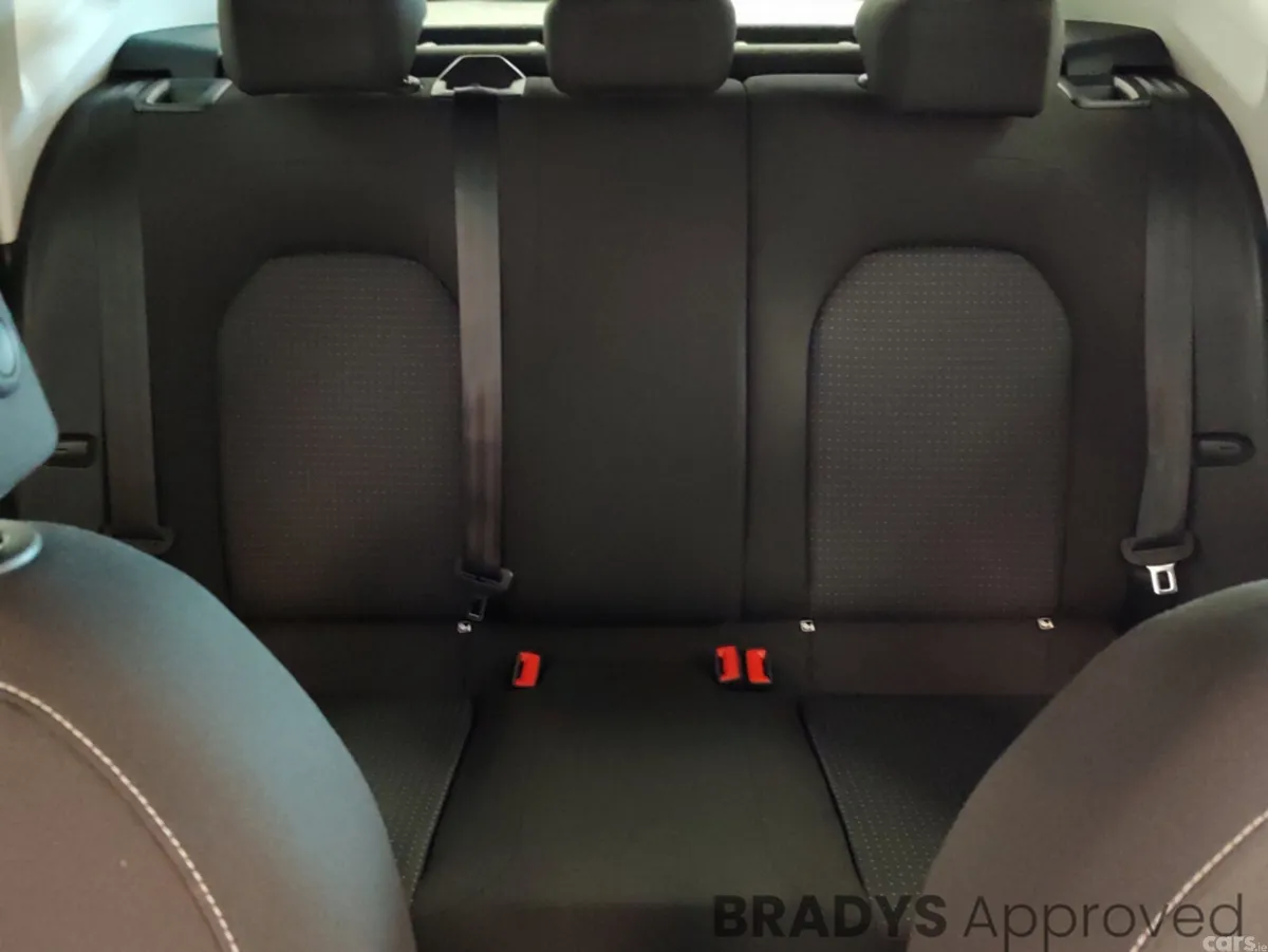 SEAT Arona Hatchback, Petrol, 2023, Red