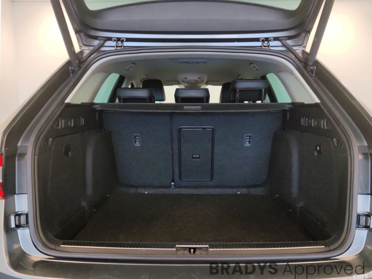 Skoda Superb Estate, Diesel, 2023, Grey