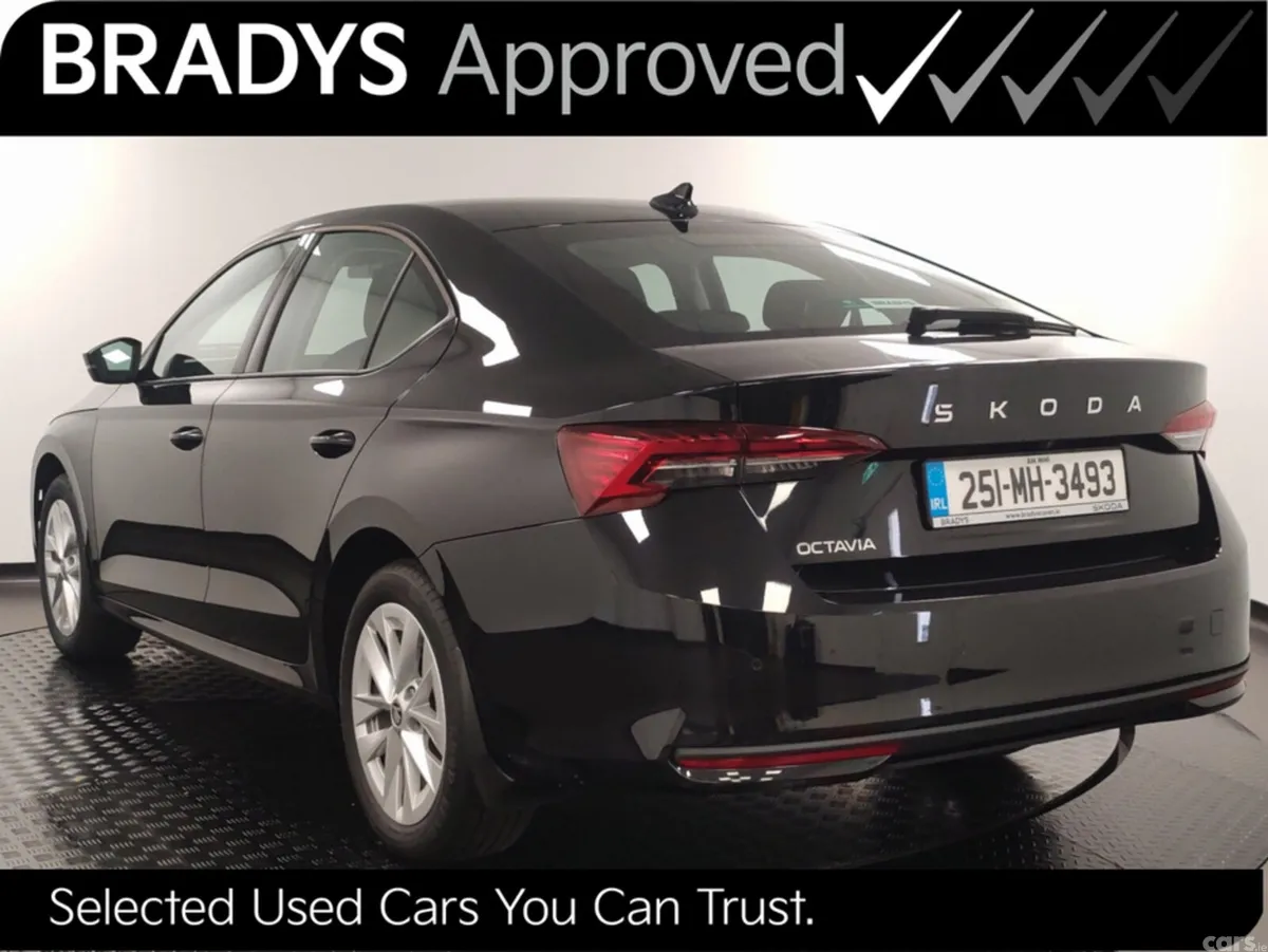 Skoda Octavia Hatchback, Diesel, 2025, Black