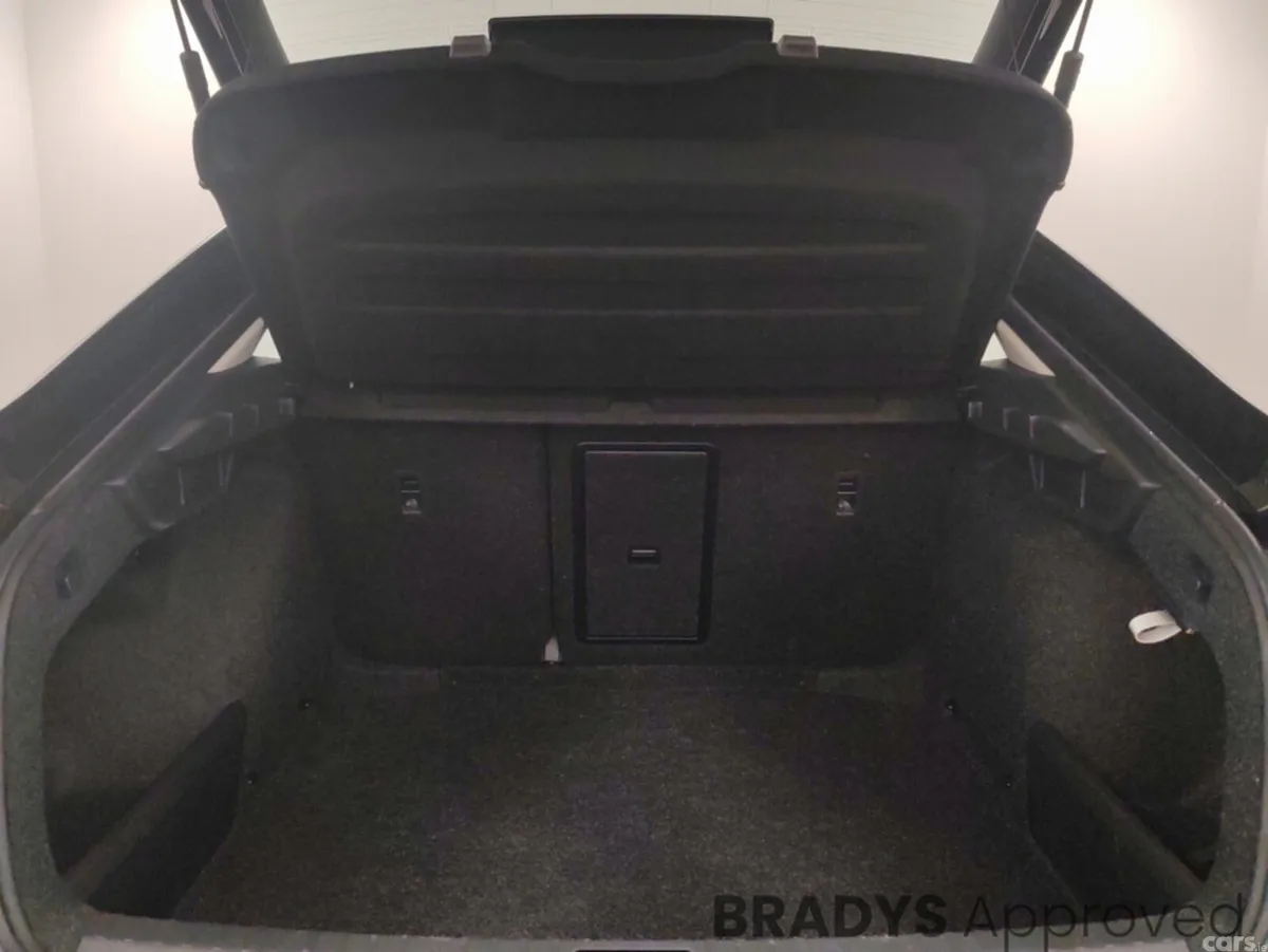 Skoda Octavia Hatchback, Diesel, 2025, Black