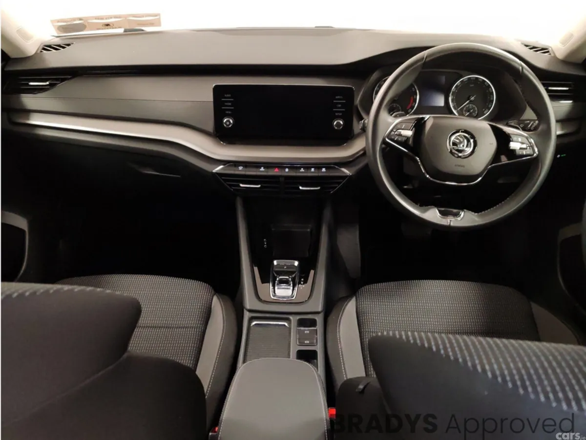 Skoda Octavia Estate, Diesel, 2023, Blue