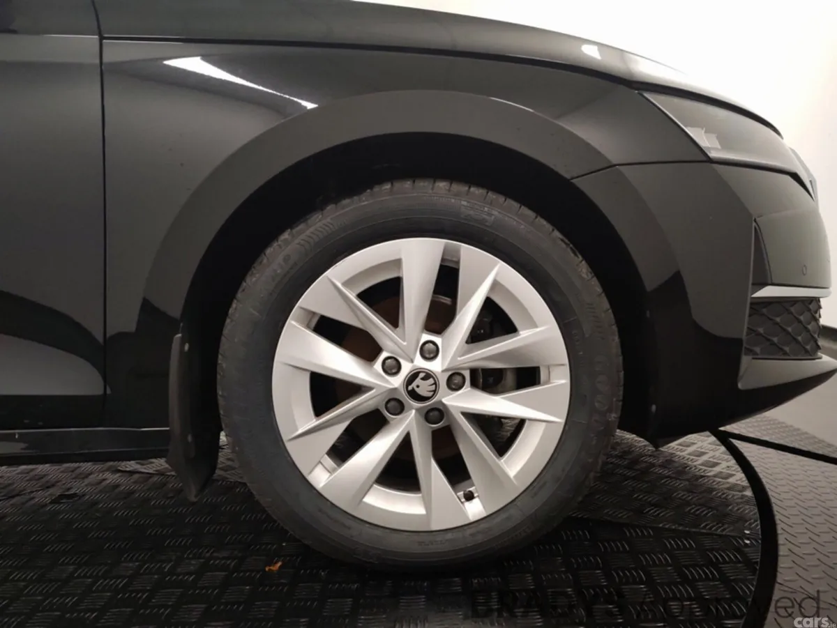 Skoda Octavia Hatchback, Diesel, 2025, Black