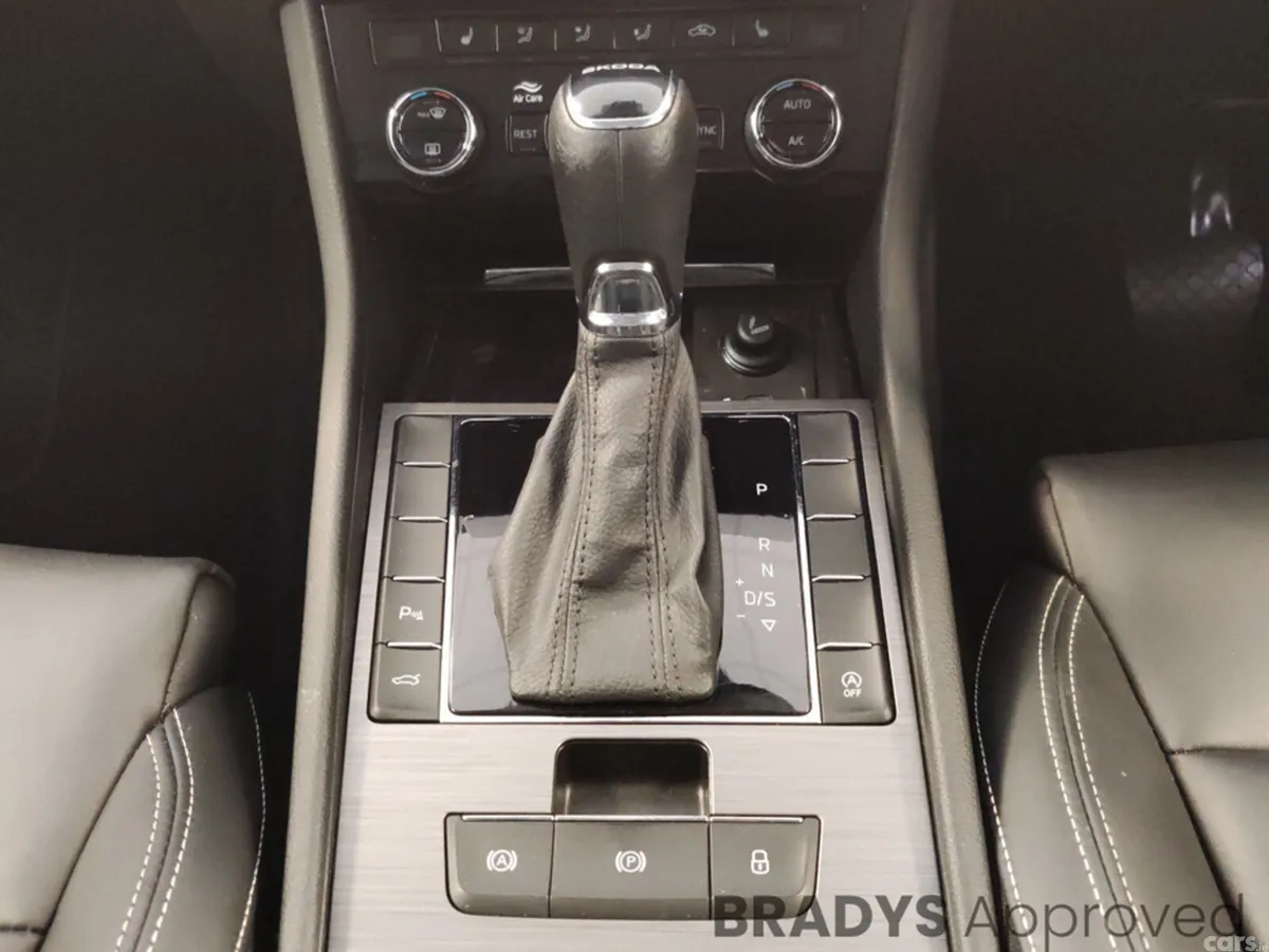 Skoda Superb Estate, Diesel, 2023, Grey