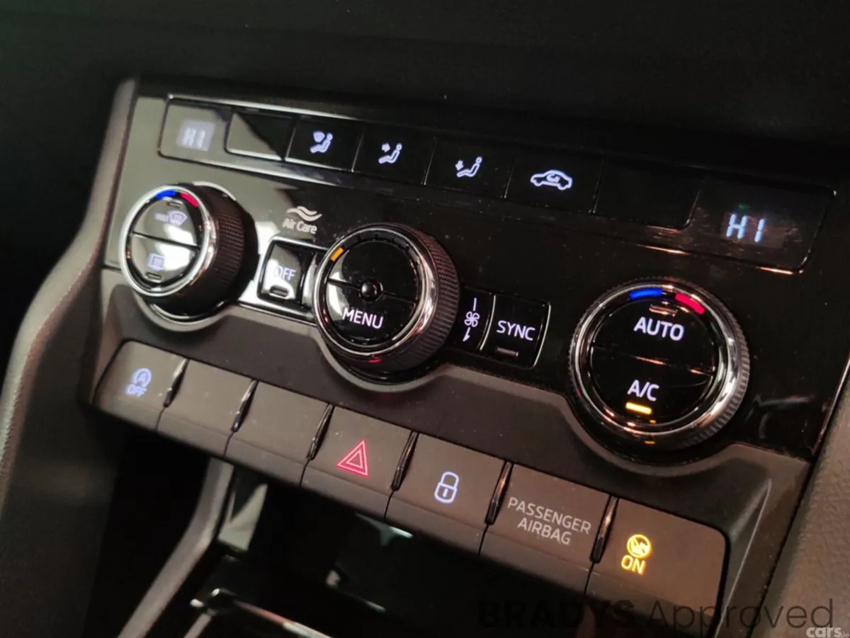 Skoda Karoq SUV, Diesel, 2023, Blue