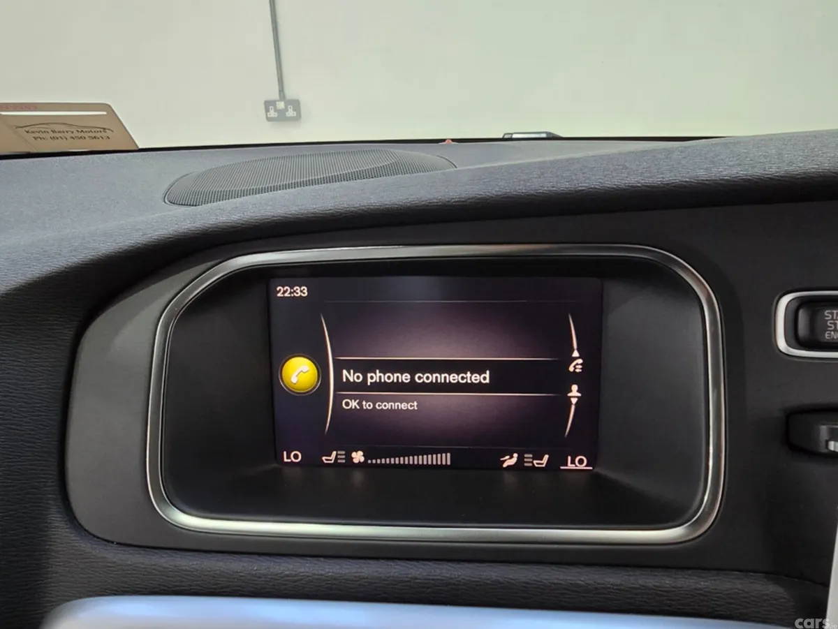 Volvo V40 Hatchback, Diesel, 2018, White