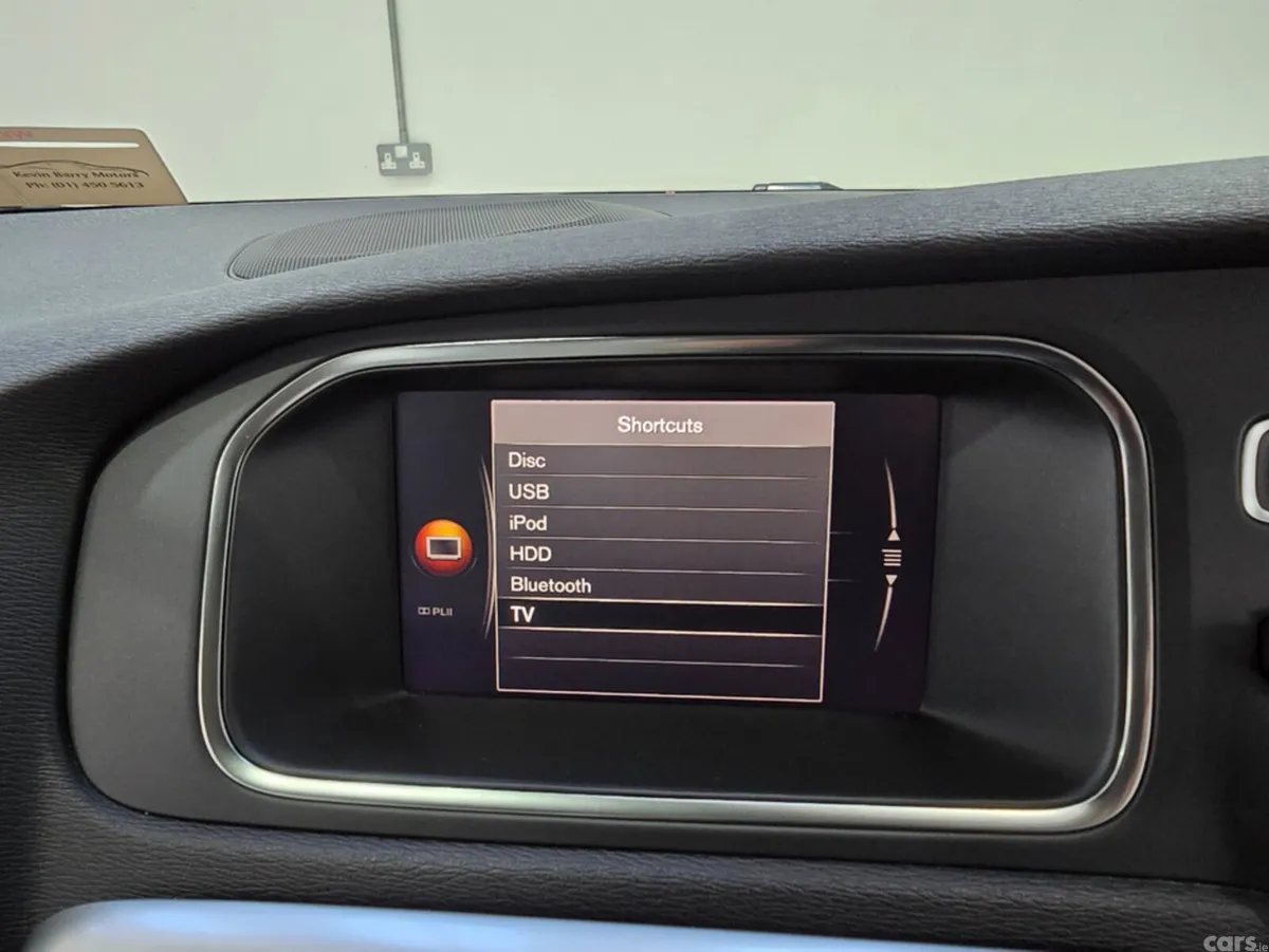 Volvo V40 Hatchback, Diesel, 2018, White