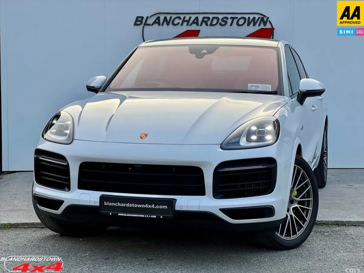 Porsche Cayenne MPV, Petrol Plug-in Hybrid, 2023, White