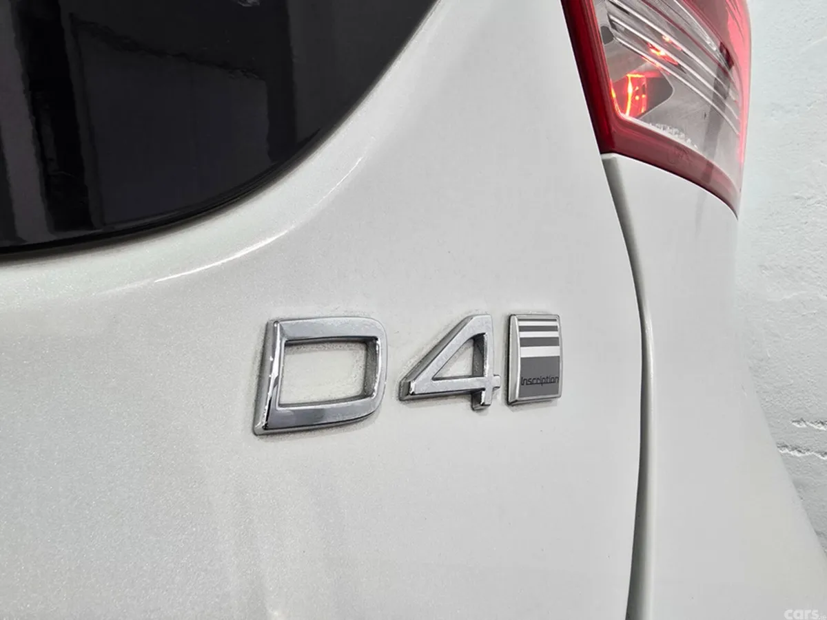 Volvo V40 Hatchback, Diesel, 2018, White