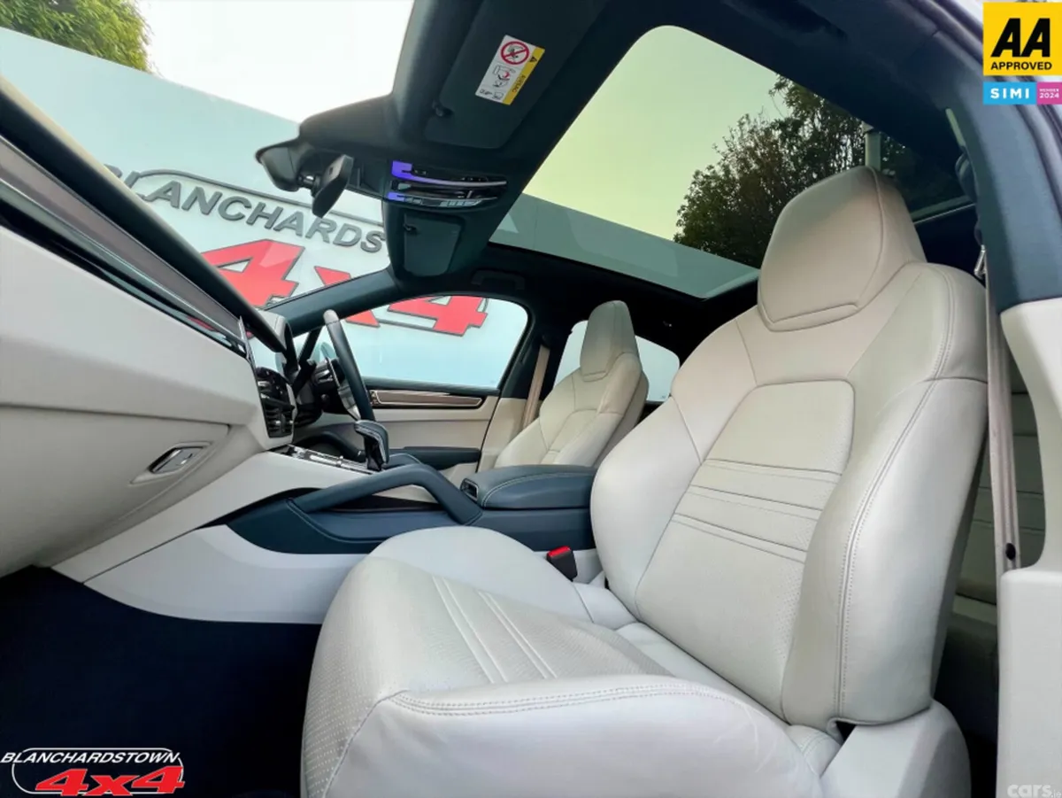 Porsche Cayenne MPV, Petrol Plug-in Hybrid, 2023, White