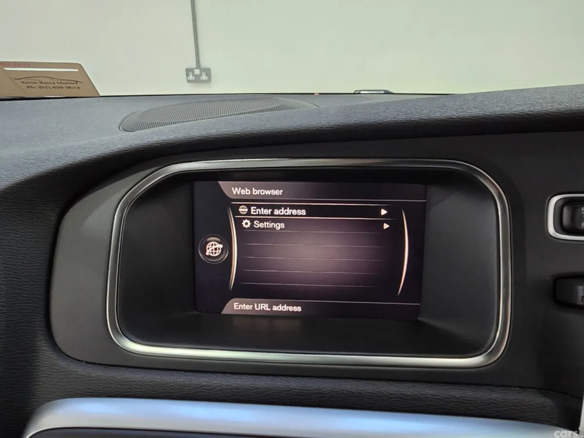 Volvo V40 Hatchback, Diesel, 2018, White