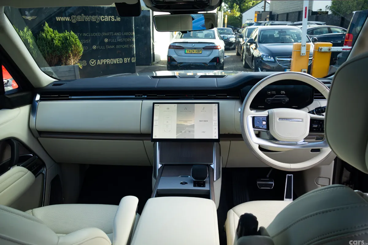Land Rover Range Rover SUV, Petrol Hybrid, 2024, Gold