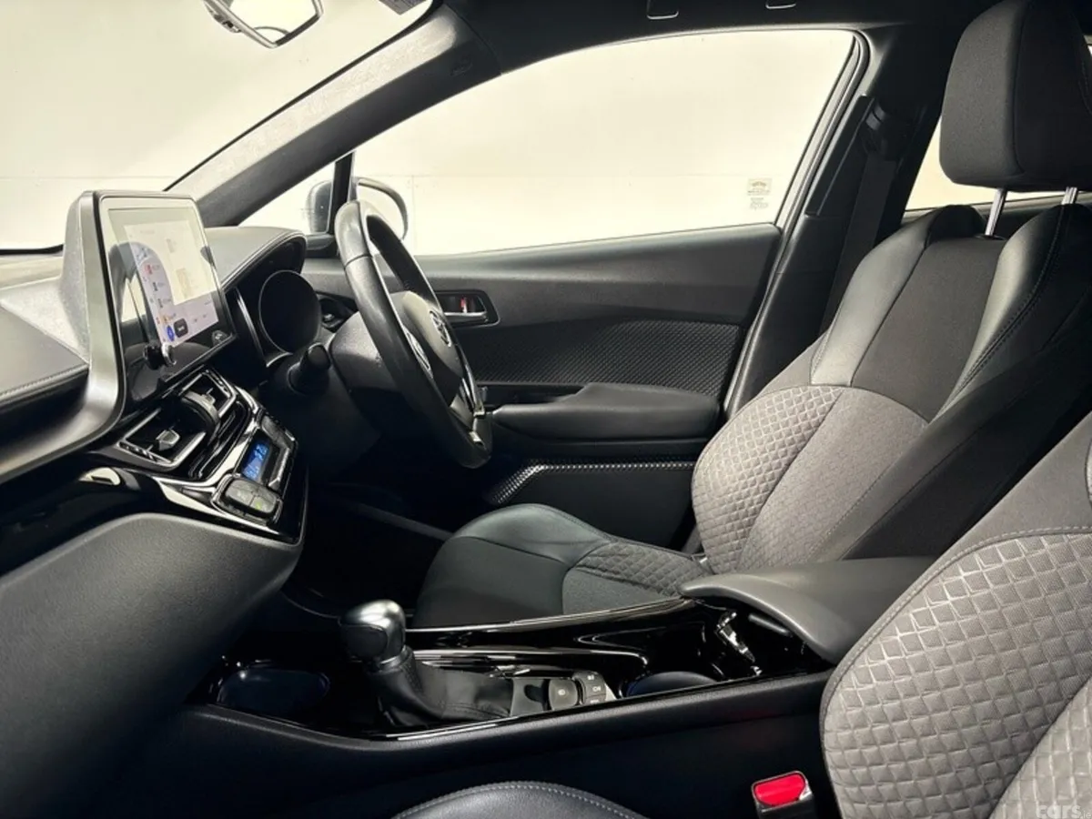 Toyota C-HR SUV, Petrol Hybrid, 2022, Grey