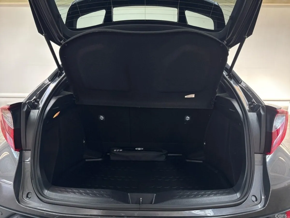 Toyota C-HR SUV, Petrol Hybrid, 2022, Grey