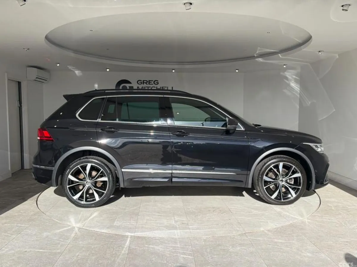 Volkswagen Tiguan SUV, Petrol Hybrid, 2023, Black