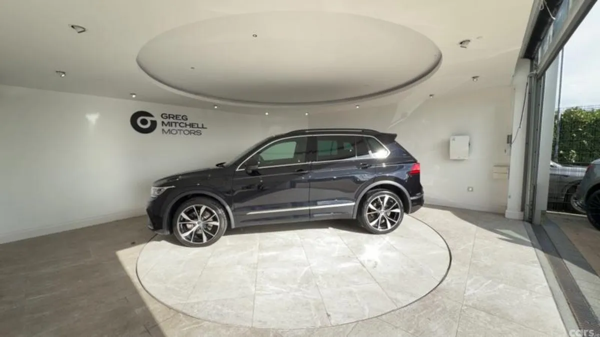 Volkswagen Tiguan SUV, Petrol Hybrid, 2023, Black