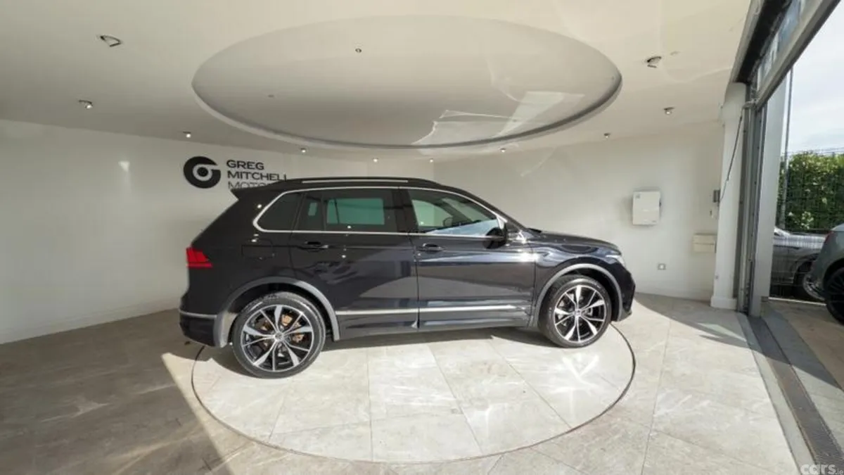 Volkswagen Tiguan SUV, Petrol Hybrid, 2023, Black