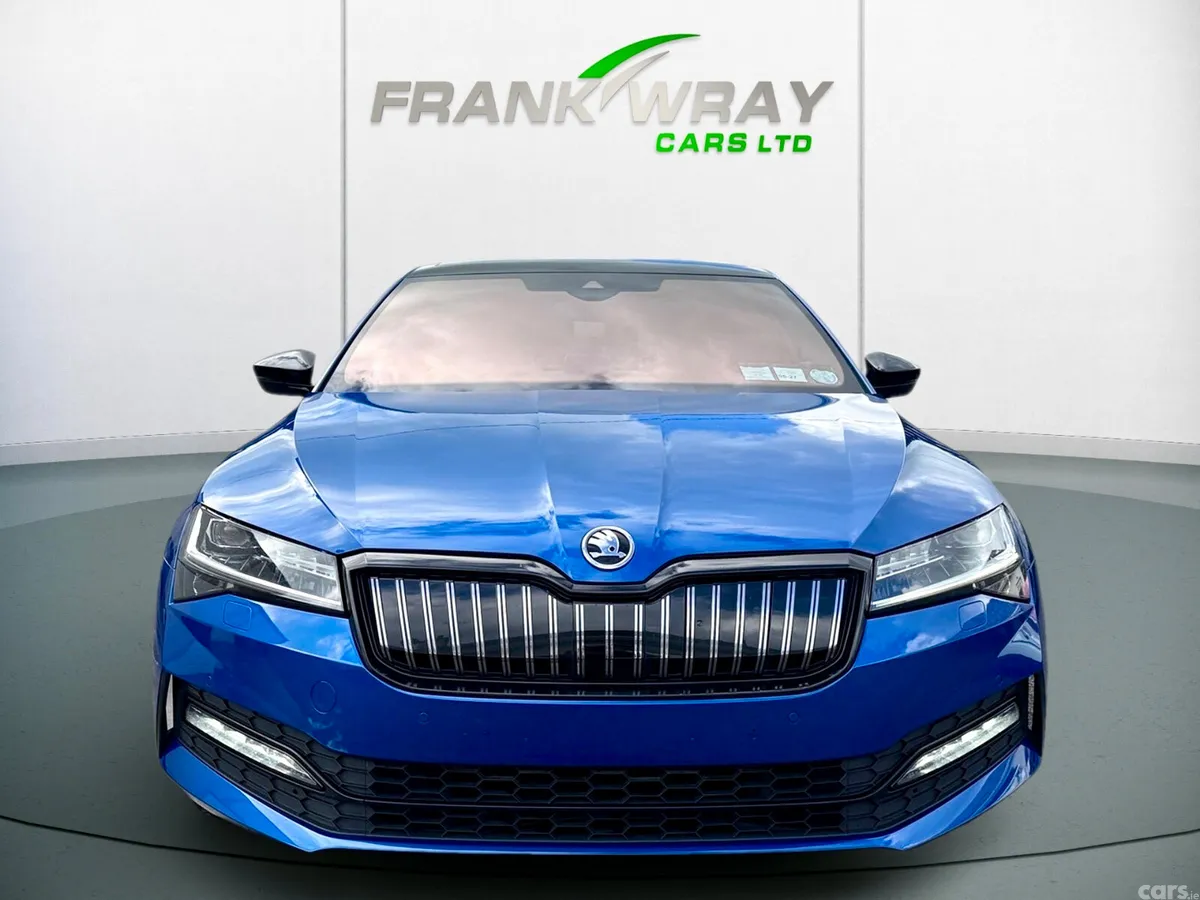 Skoda Superb Hatchback, Petrol Plug-in Hybrid, 2020, Blue