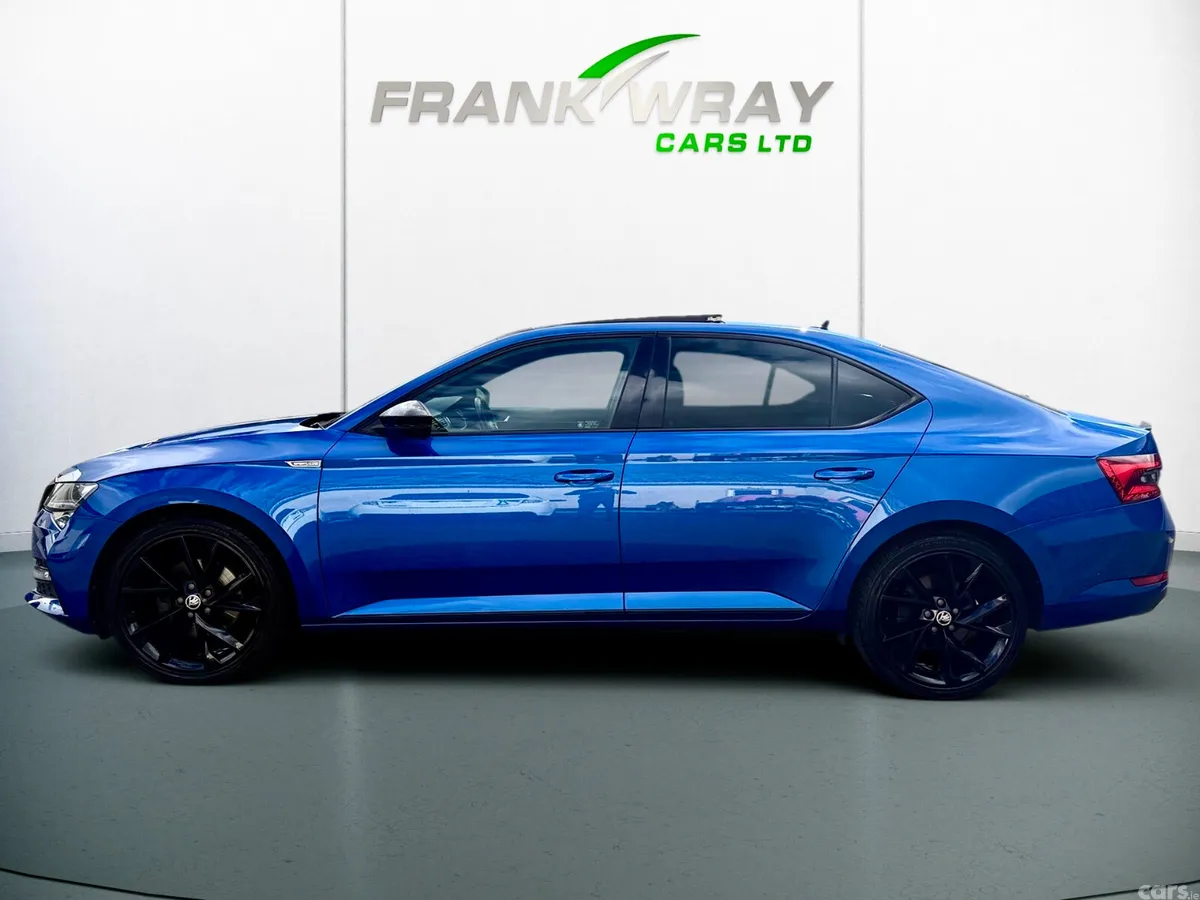 Skoda Superb Hatchback, Petrol Plug-in Hybrid, 2020, Blue