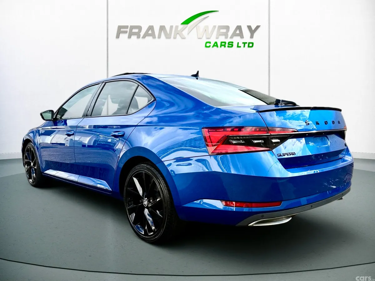 Skoda Superb Hatchback, Petrol Plug-in Hybrid, 2020, Blue