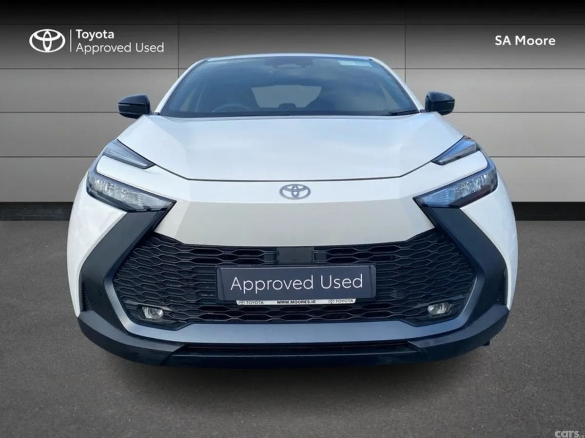 Toyota C-HR SUV, Petrol Hybrid, 2024, White