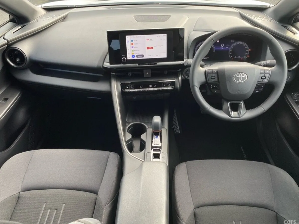 Toyota C-HR SUV, Petrol Hybrid, 2024, White