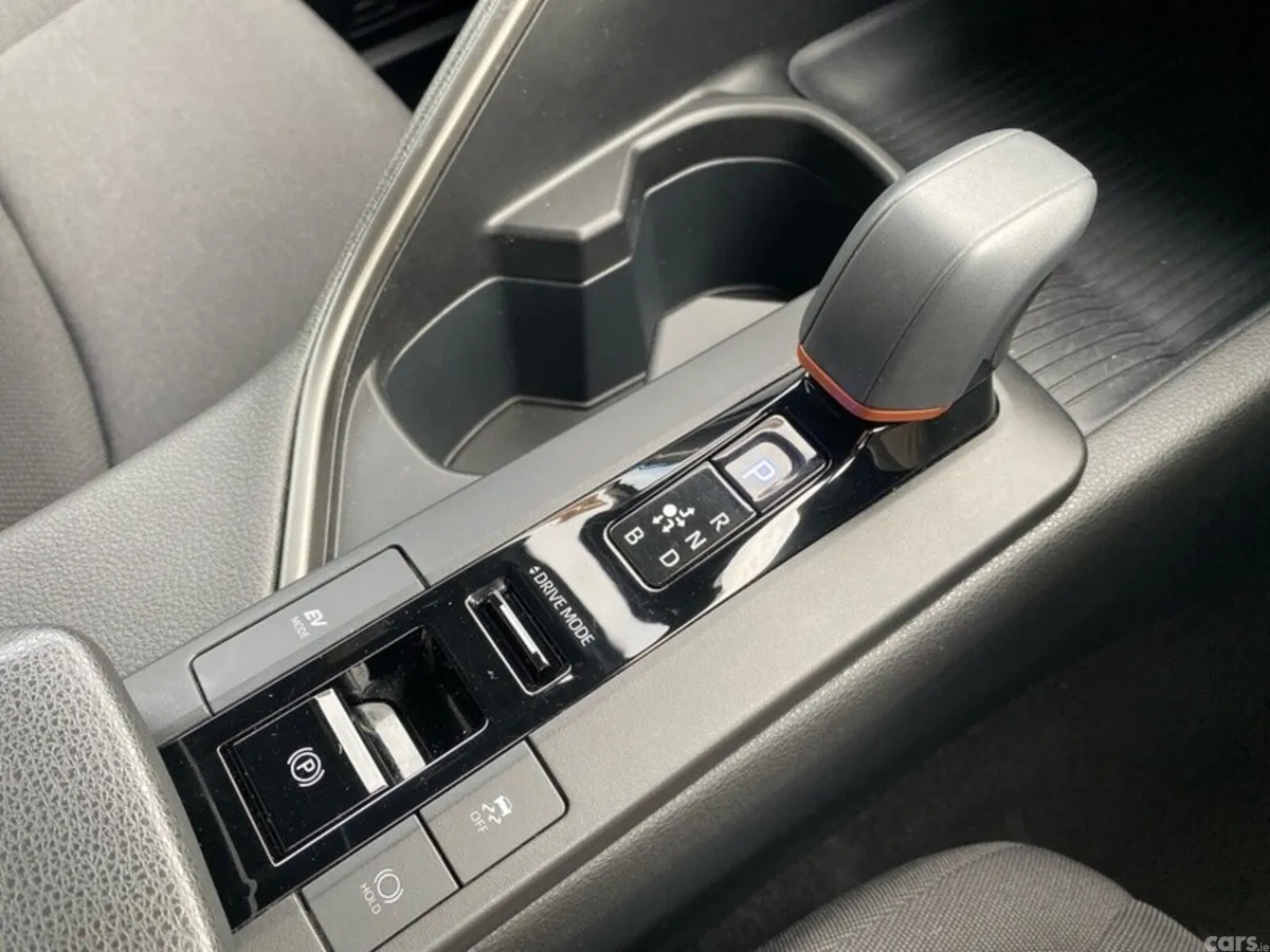 Toyota C-HR SUV, Petrol Hybrid, 2024, White