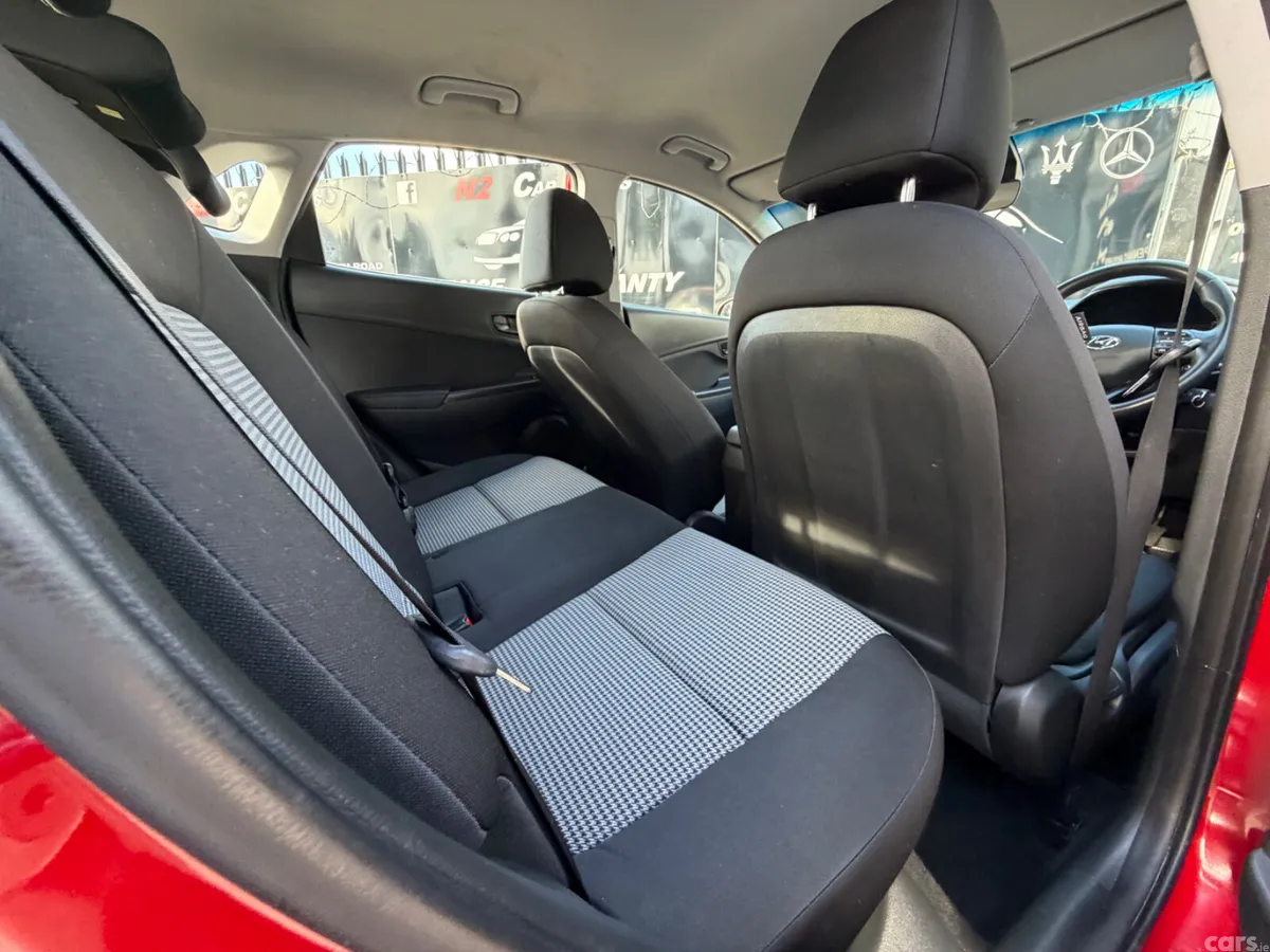 Hyundai KONA MPV, Petrol, 2021, Red