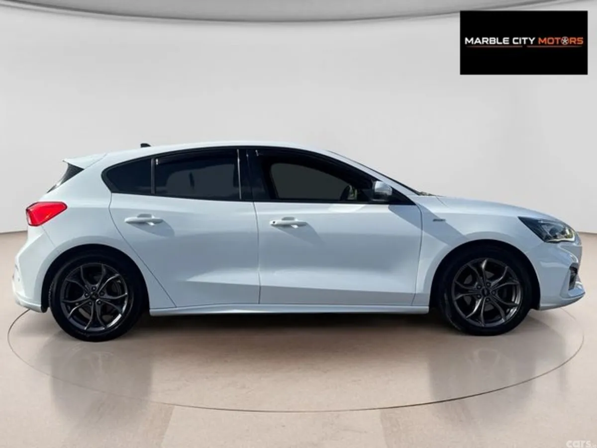 Ford Focus Hatchback, Diesel, 2021, White