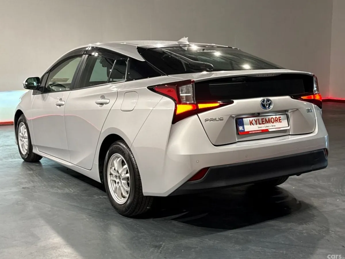 Toyota Prius Hatchback, Petrol Hybrid, 2021, Silver