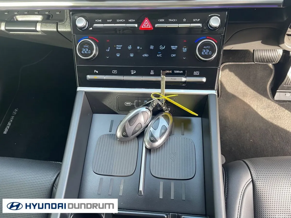 Hyundai Santa Fe Estate, Petrol Plug-in Hybrid, 2025, Black