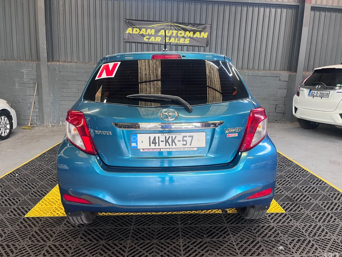 Toyota Yaris Hatchback, Petrol, 2014, Green