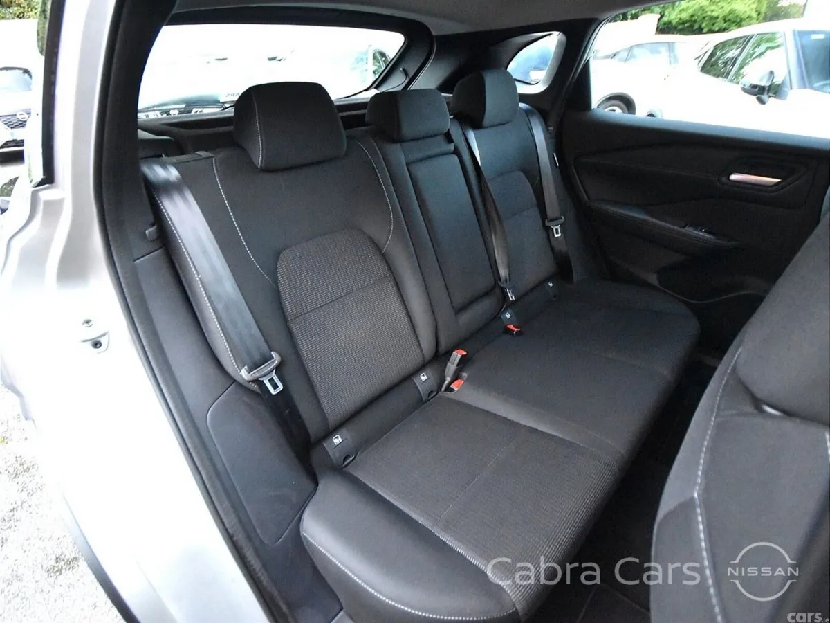 Nissan Qashqai MPV, Petrol, 2022, Silver