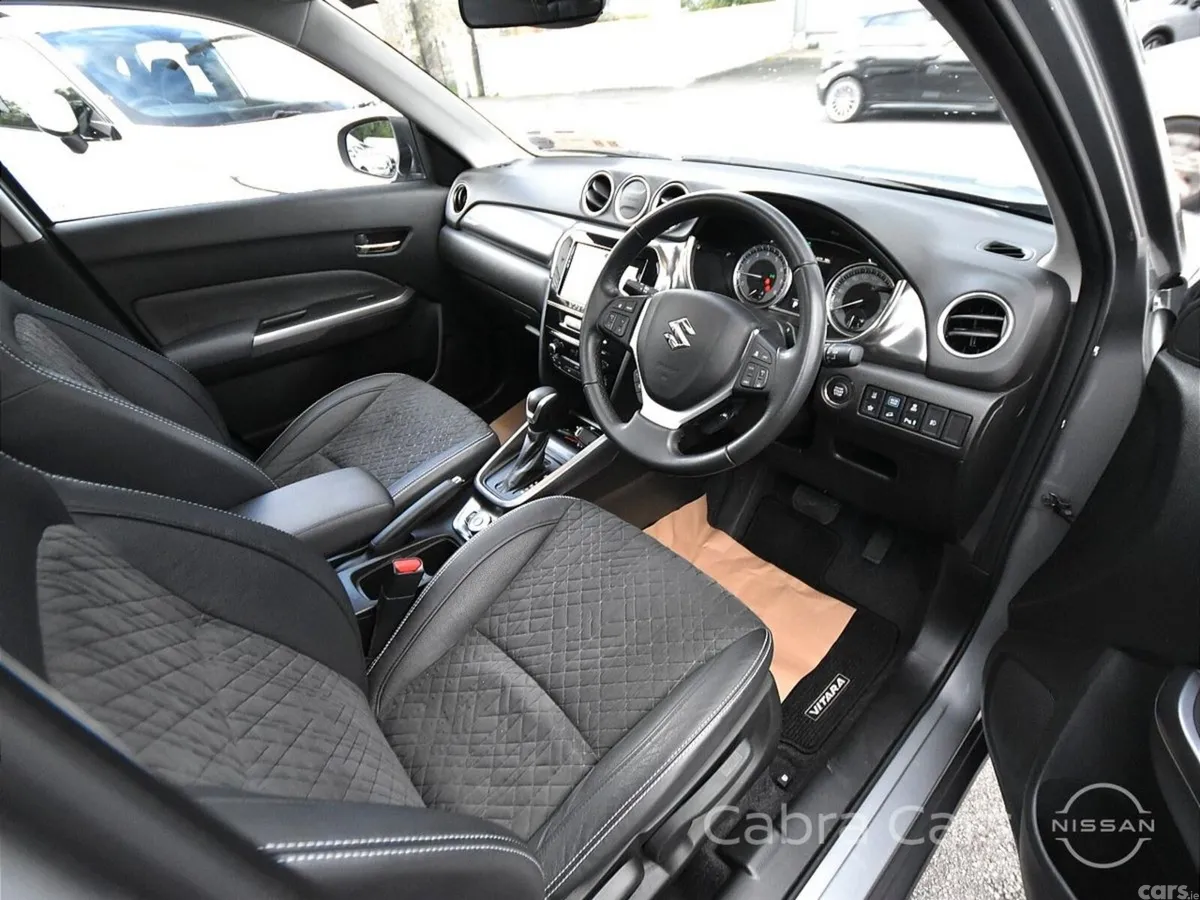 Suzuki Vitara SUV, Petrol Hybrid, 2023, Grey
