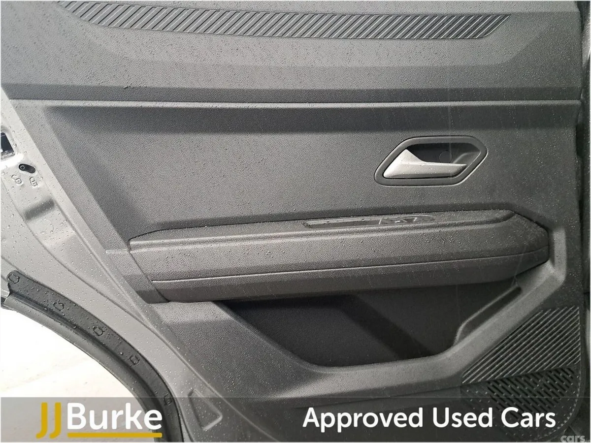 Dacia Duster SUV, Petrol Hybrid, 2026, Grey