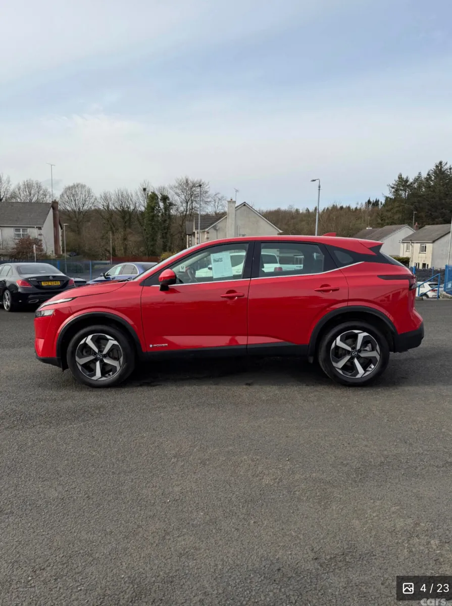Nissan Qashqai SUV, Petrol Hybrid, 2023, Red