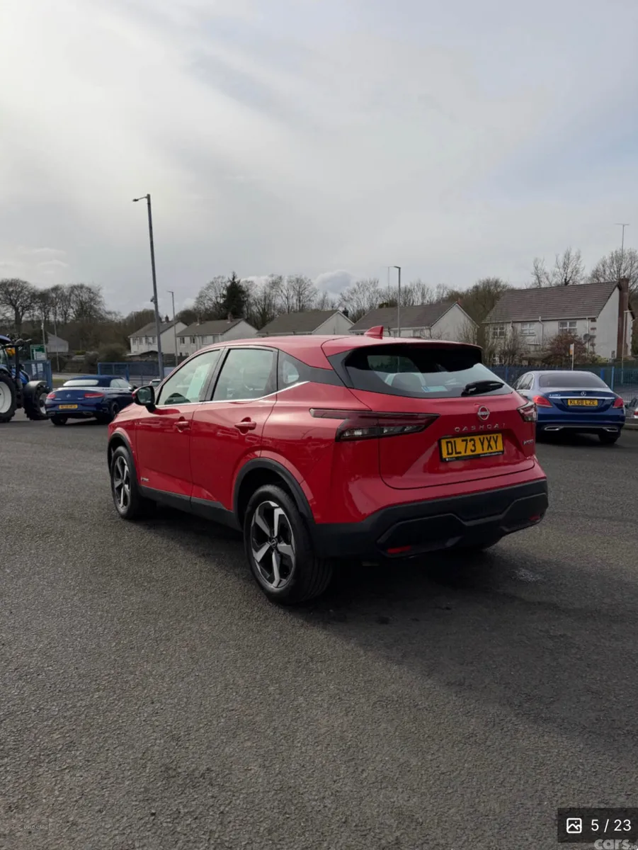 Nissan Qashqai SUV, Petrol Hybrid, 2023, Red
