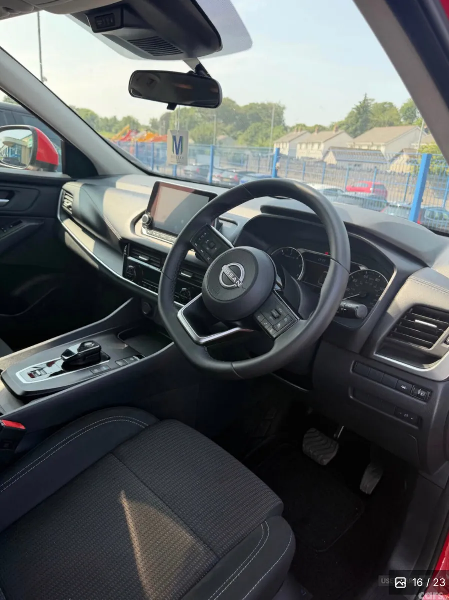 Nissan Qashqai SUV, Petrol Hybrid, 2023, Red