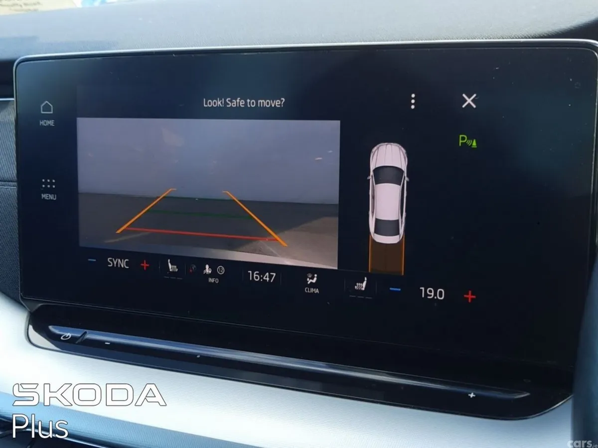 Skoda Octavia Saloon, Diesel, 2024, Grey