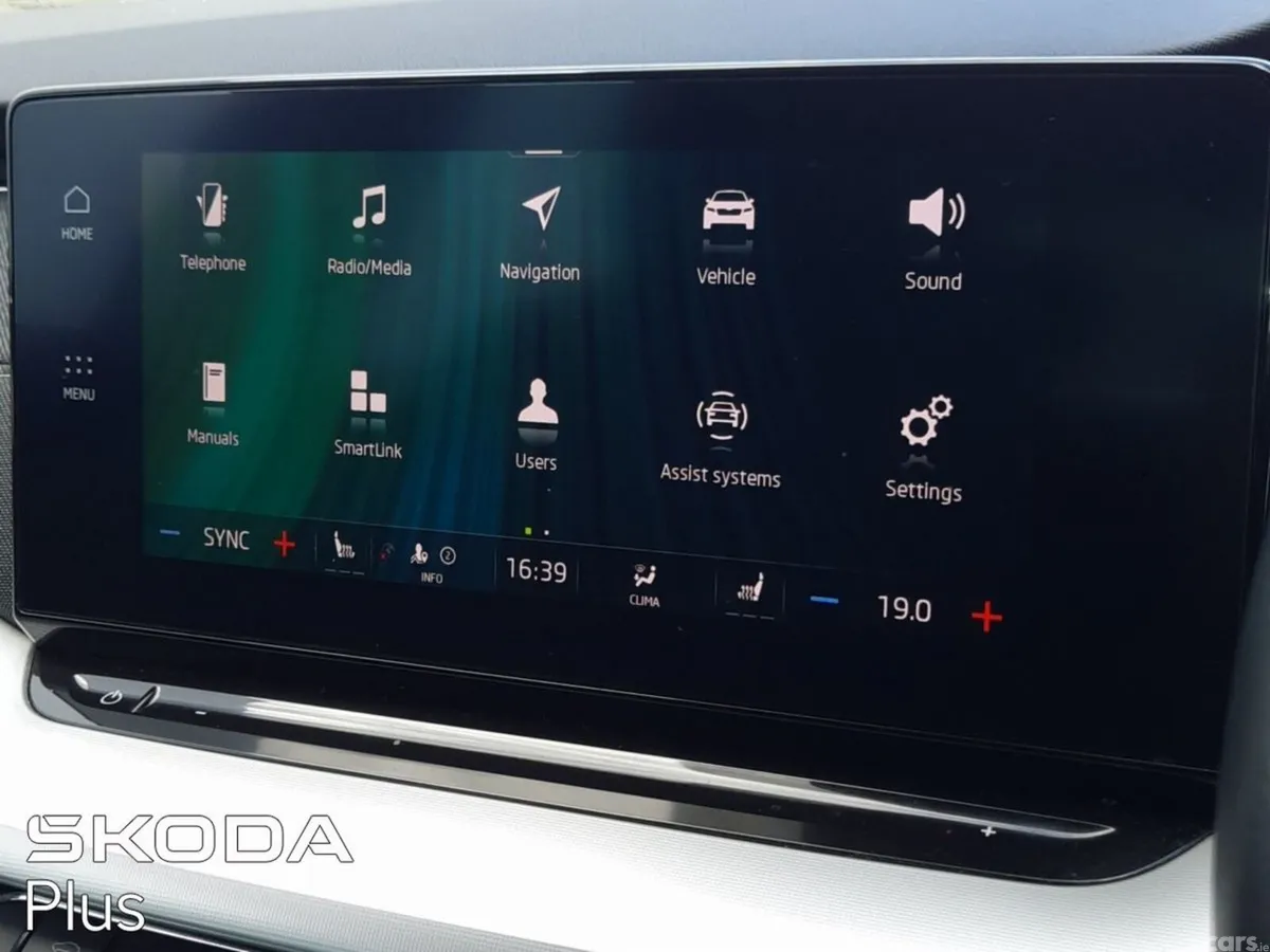Skoda Octavia Saloon, Diesel, 2024, Grey