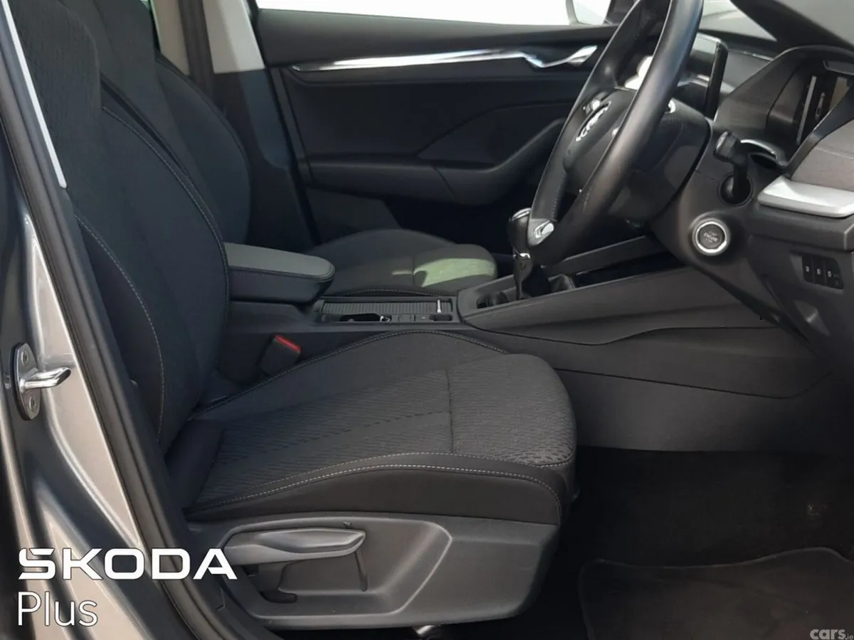 Skoda Octavia Saloon, Diesel, 2024, Grey