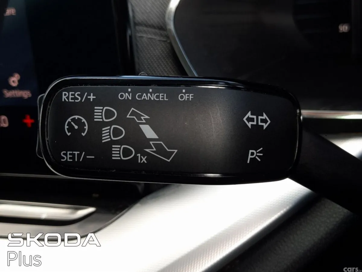 Skoda Octavia Saloon, Diesel, 2024, Grey