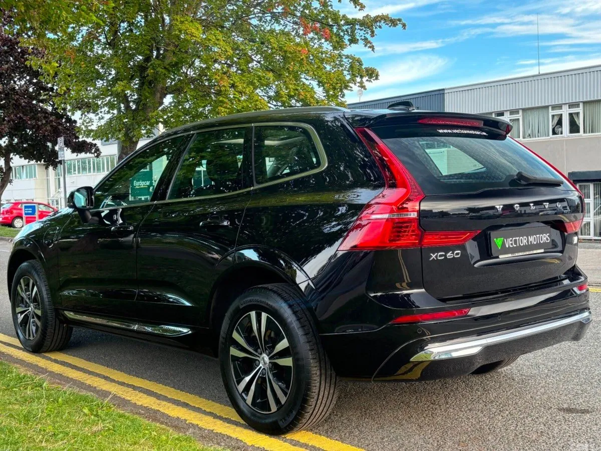 Volvo XC60 SUV, Petrol Plug-in Hybrid, 2023, Black