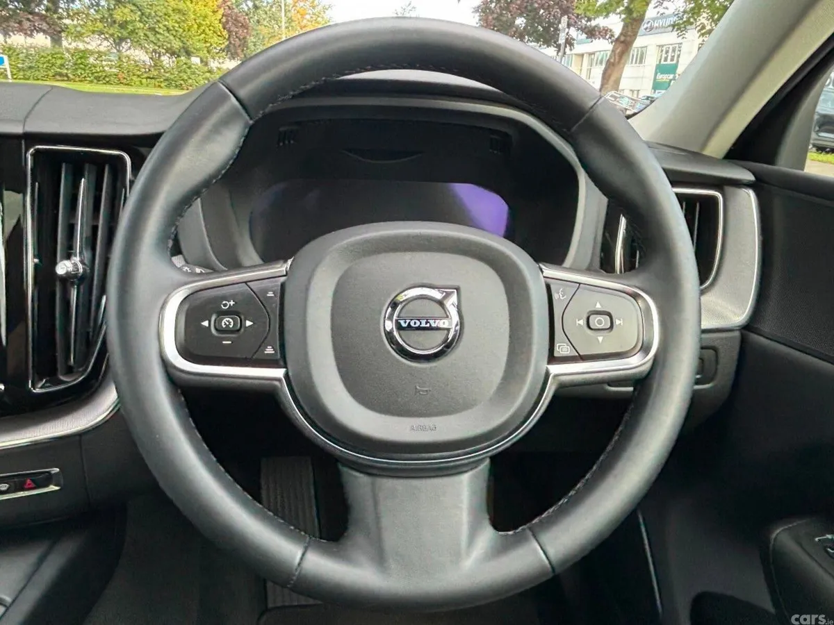Volvo XC60 SUV, Petrol Plug-in Hybrid, 2023, Black