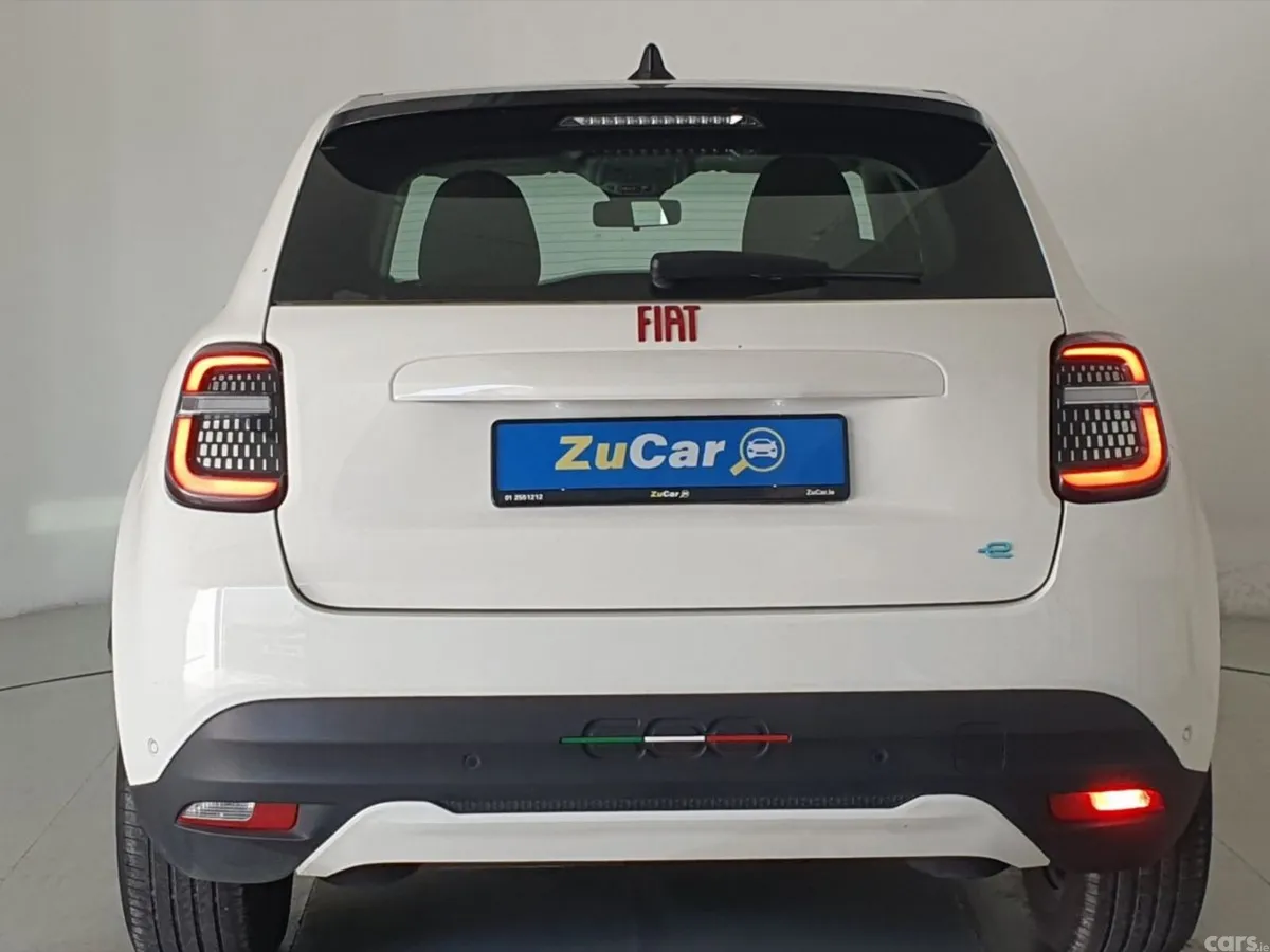 Fiat 600 Hatchback, Electric, 2025, White