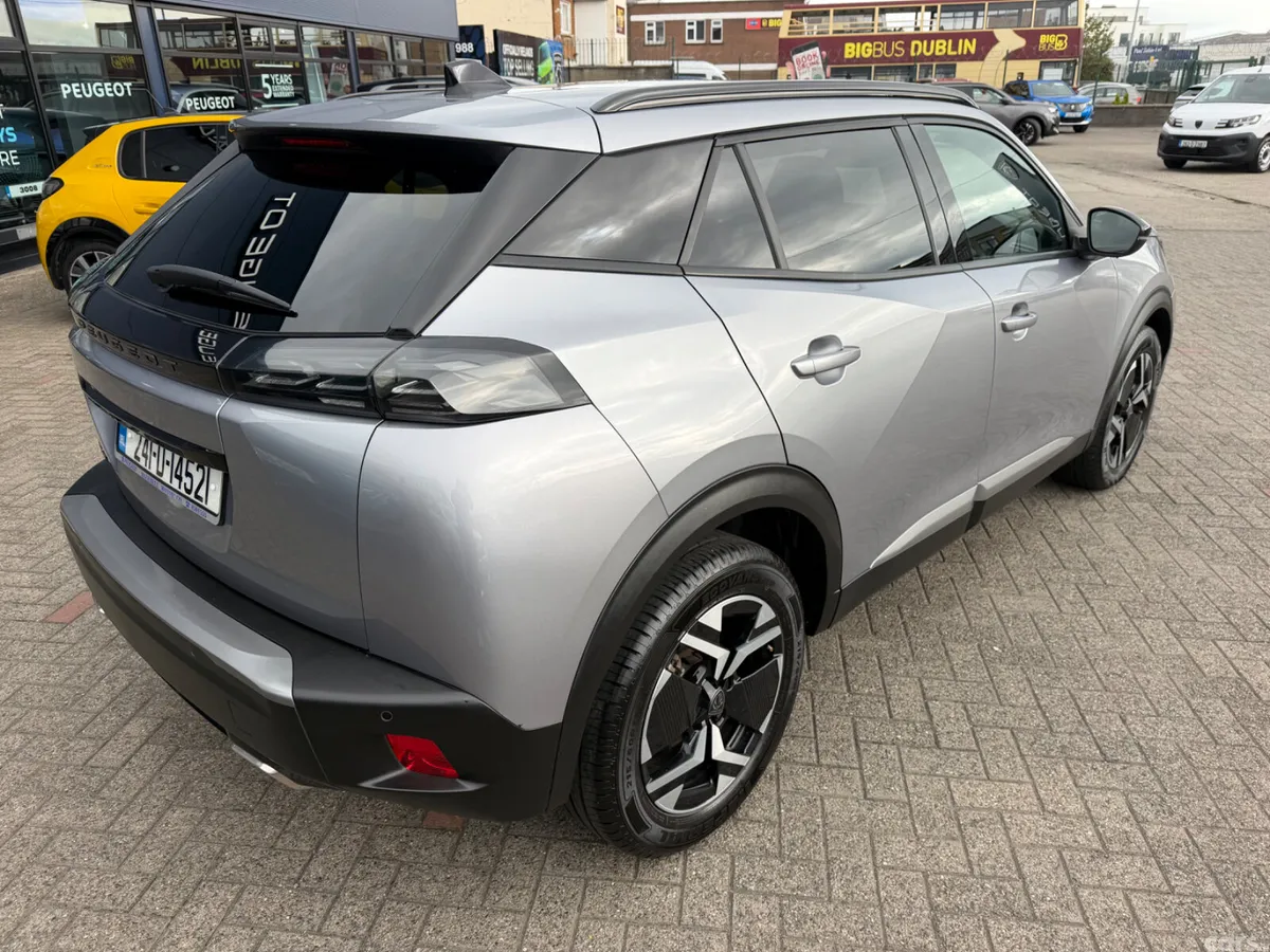 Peugeot 2008 MPV, Petrol, 2024, Grey