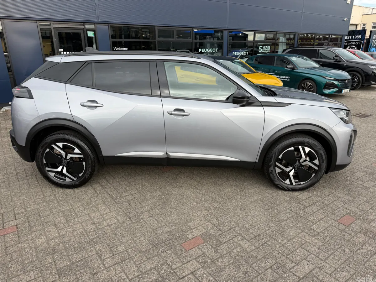 Peugeot 2008 MPV, Petrol, 2024, Grey